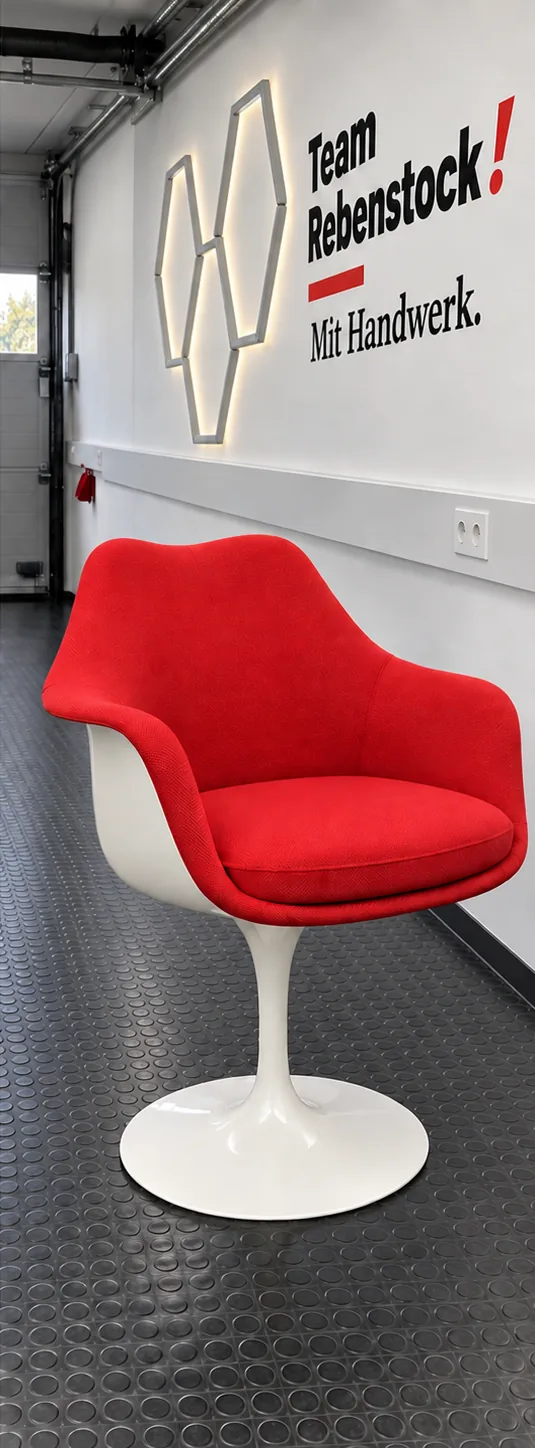 Tulip Armchair nach dem Neubezug in Rot